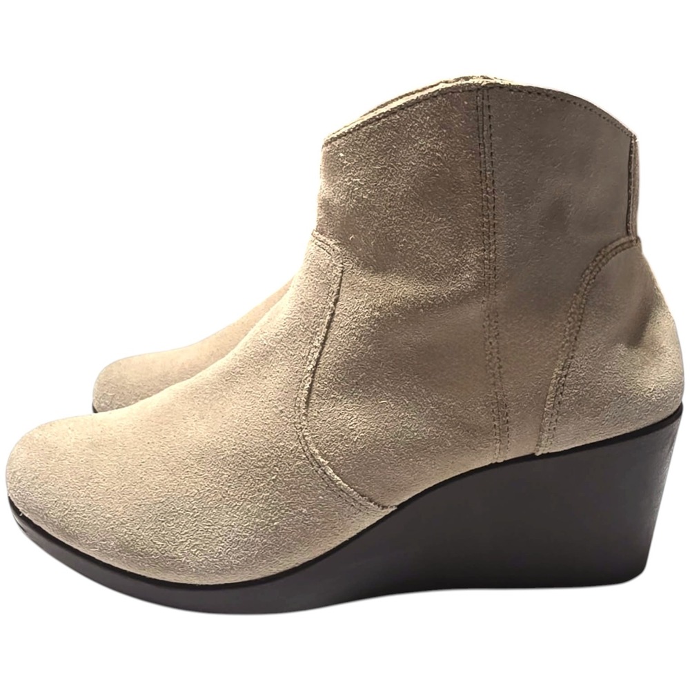 Crocs Leigh Suede Wedge Ankle Boots Beige‎ Tan Booties 203418 Womens Size 8